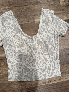 Lululemon size 4 align shirt